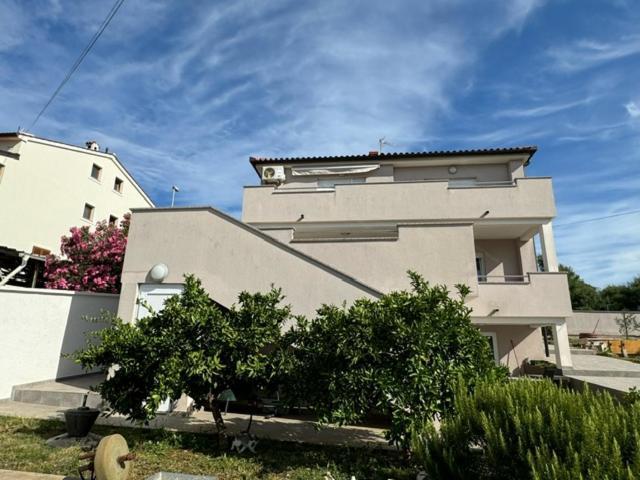 Apartment Elli - Parking, Garden, Bbq *