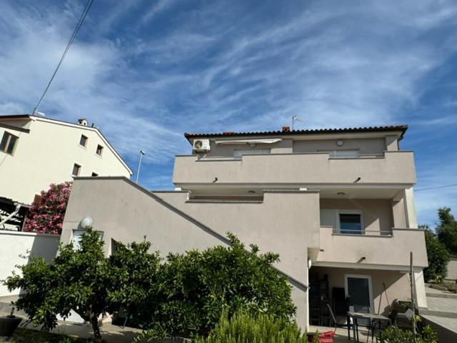 Elli - Parking, Garden, Bbq